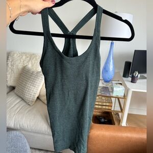 LULULEMON GREEN RIBBED TANK